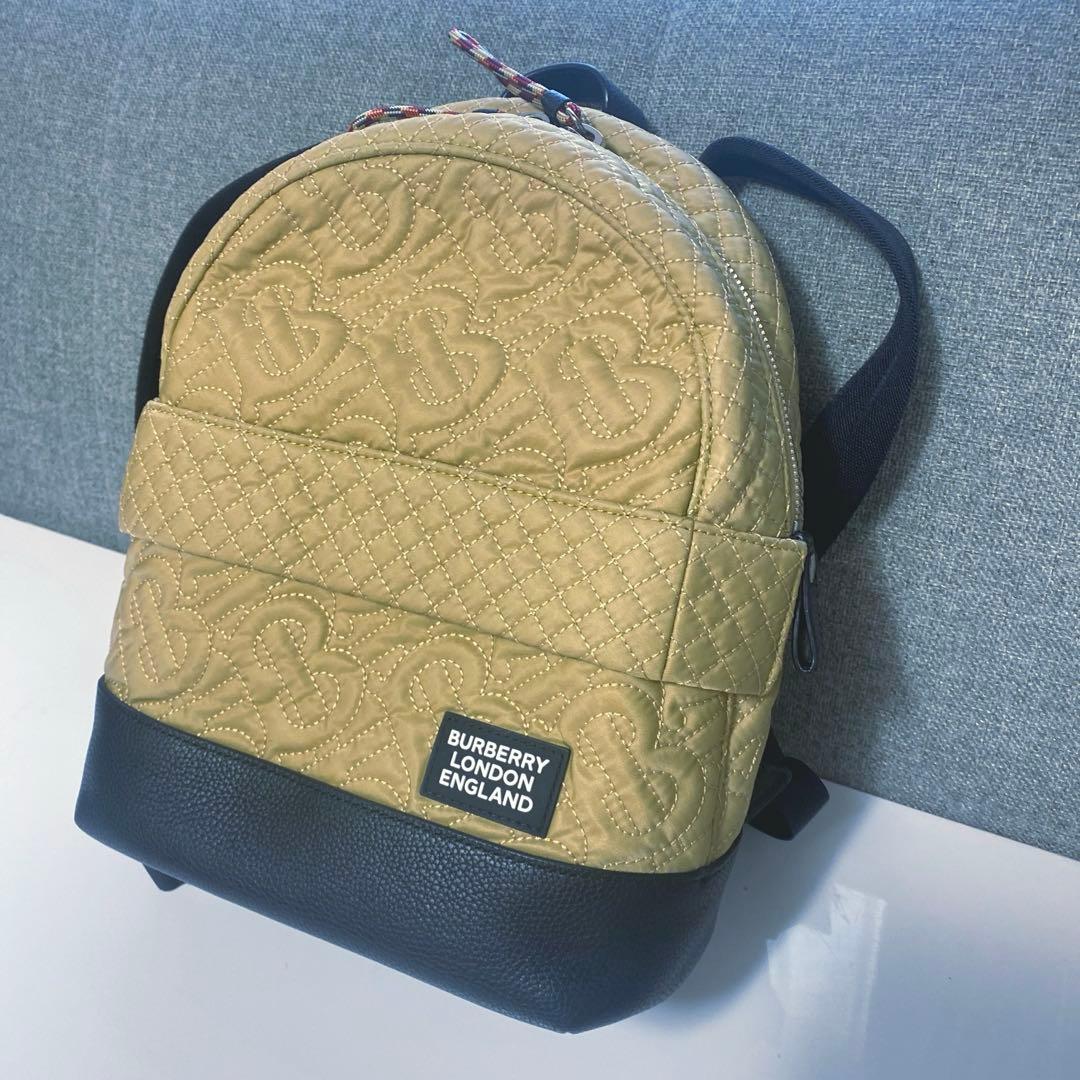 BURBERRY キルティングリュック ベージュ　子供