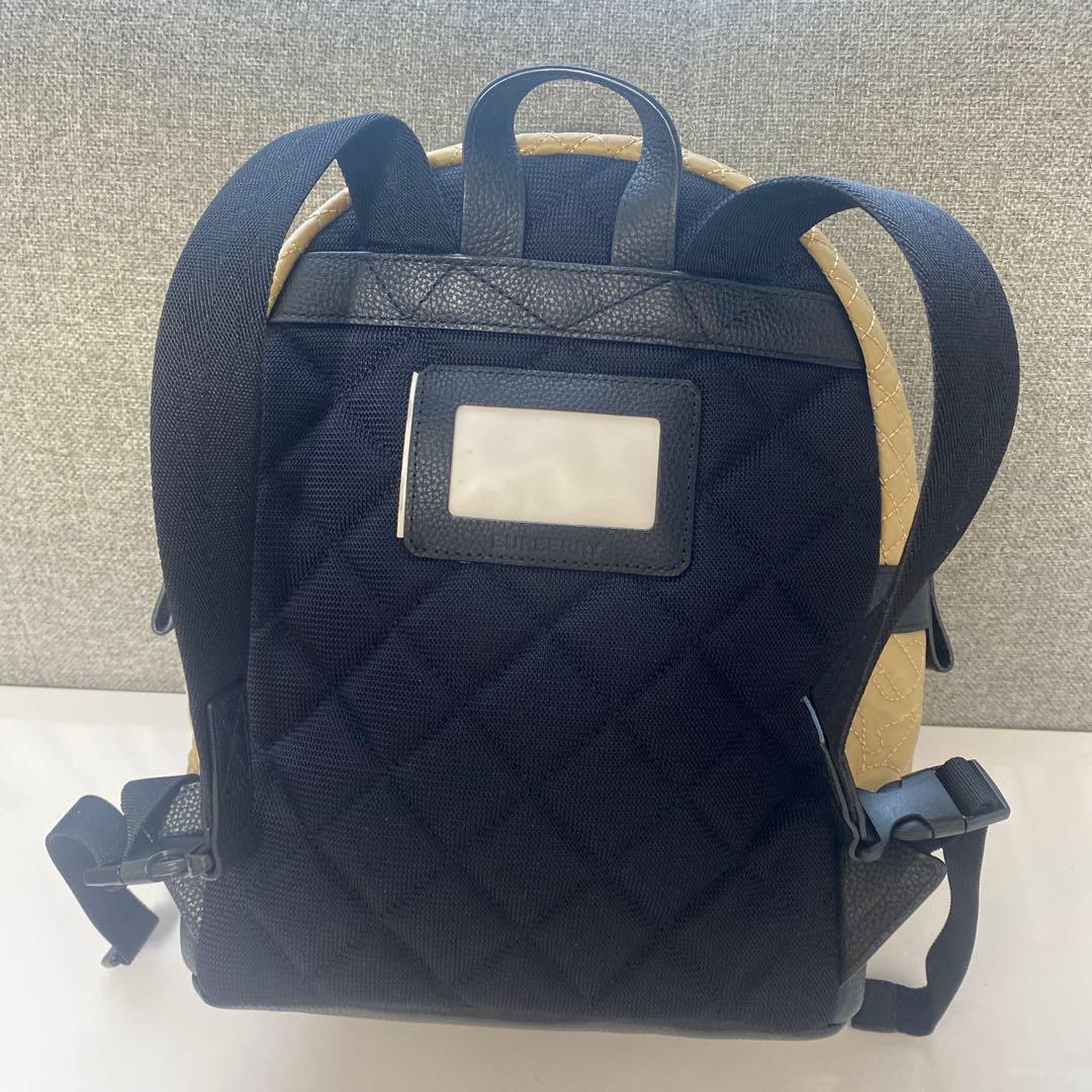 BURBERRY キルティングリュック ベージュ　子供