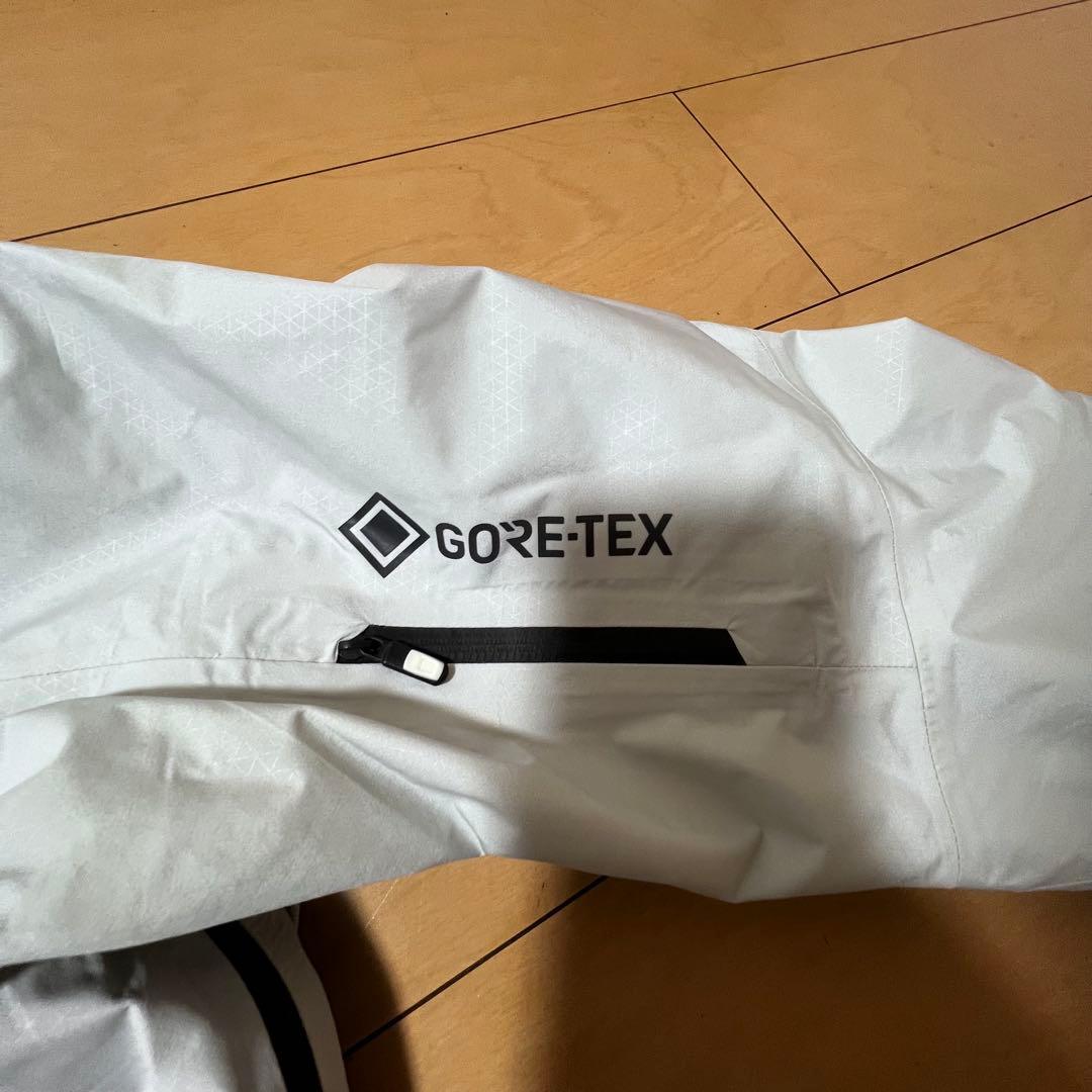 バートン ak 2L ゴアテックス Mサイズ