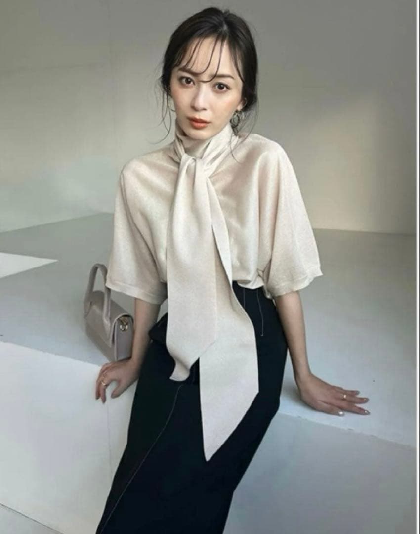 anuans シアーニットボウタイトップス ライトベージュ