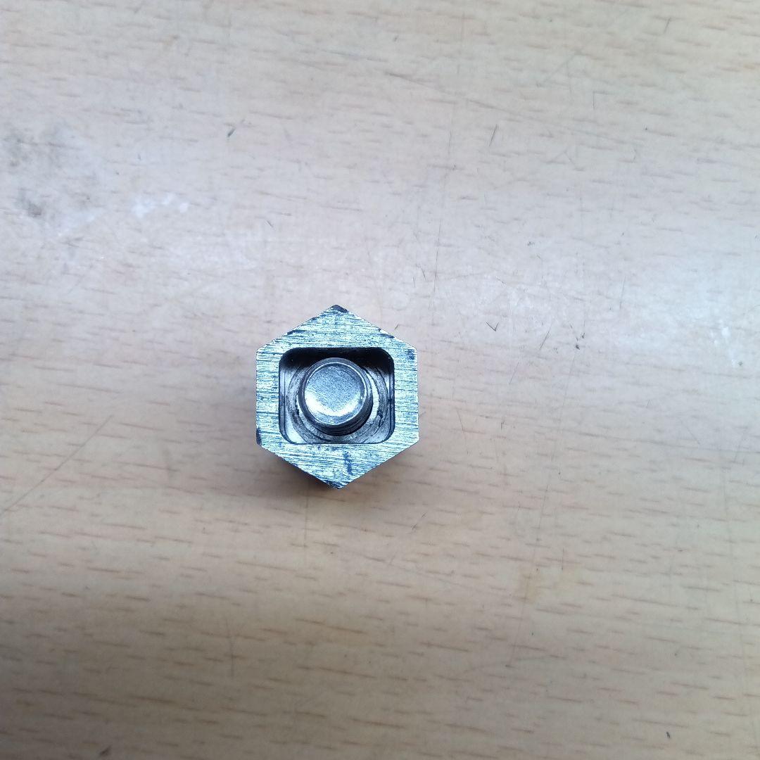 金属製六角形エンジン部品