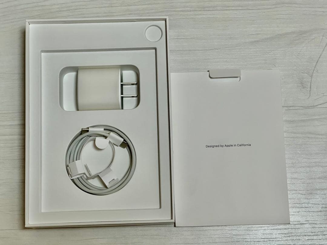 iPad mini 第６世代　64GB Wi-Fi＋セルラー　Starlight