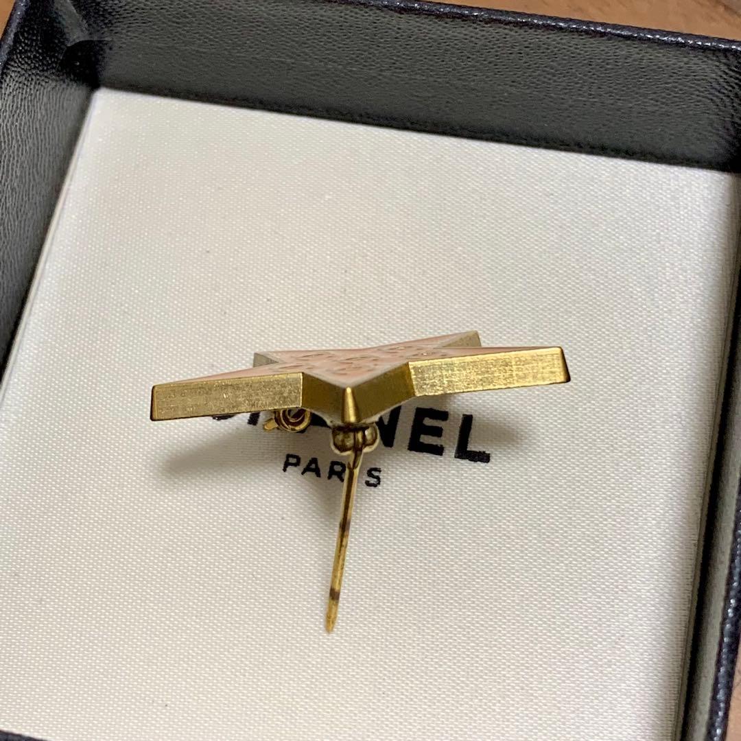 シャネル　CCロゴ　オレンジxゴールド　スターブローチ　星型ブローチ　ピンバッジ