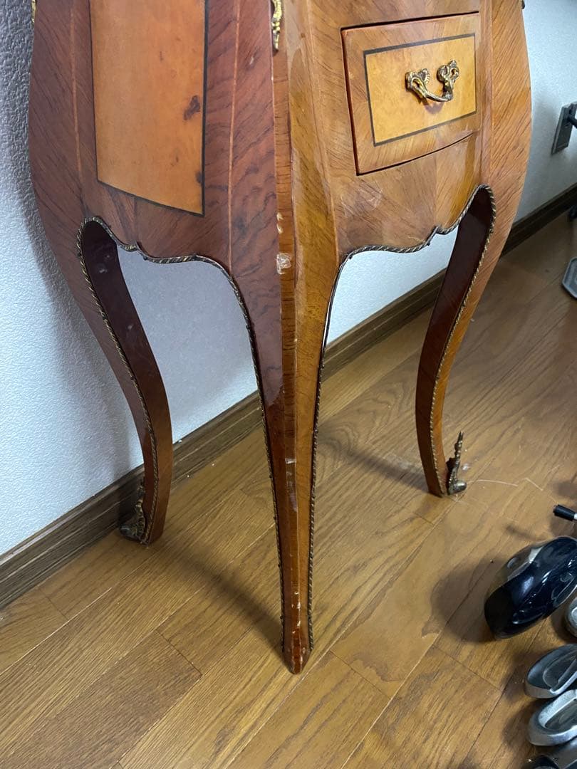 西洋アンティーク　木製サイドテーブル