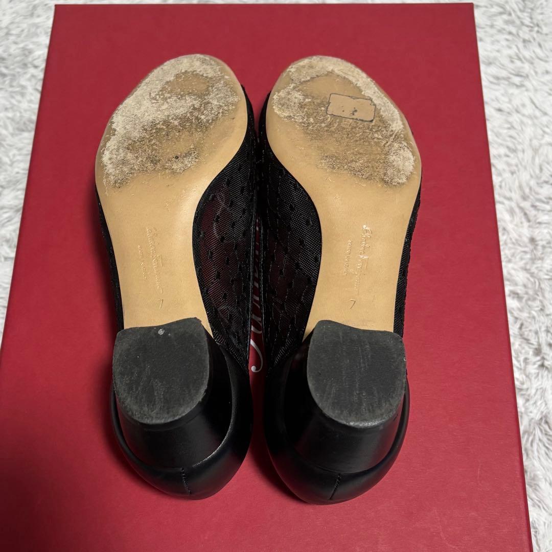 【美品】Salvatore Ferragamo Vara パンプス レース