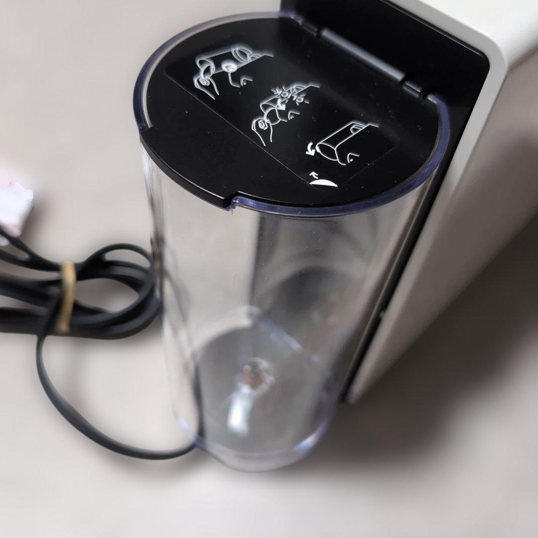 【極美品✨️】ネスプレッソ エッセンサミニ　C30-WH-W コーヒーメーカー