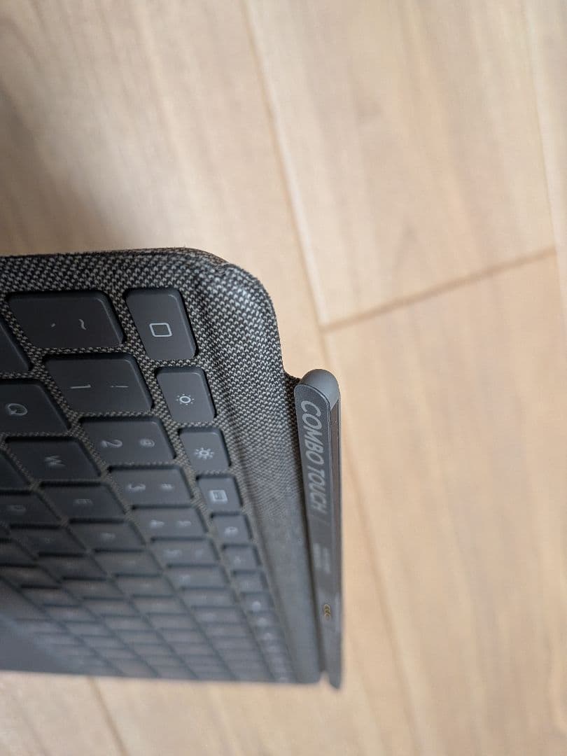 ᕱ⑅︎ᕱ\"ミミ　Logicool combo touch iPad 第7〜