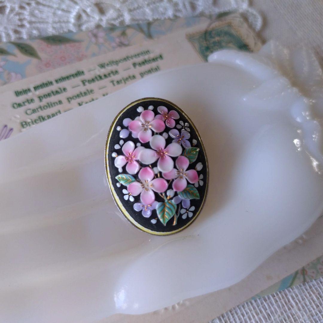 日本製ヴィンテージ　俊兼　トシカネ　有田焼　焼き物　あじさい　紫陽花　ブローチ