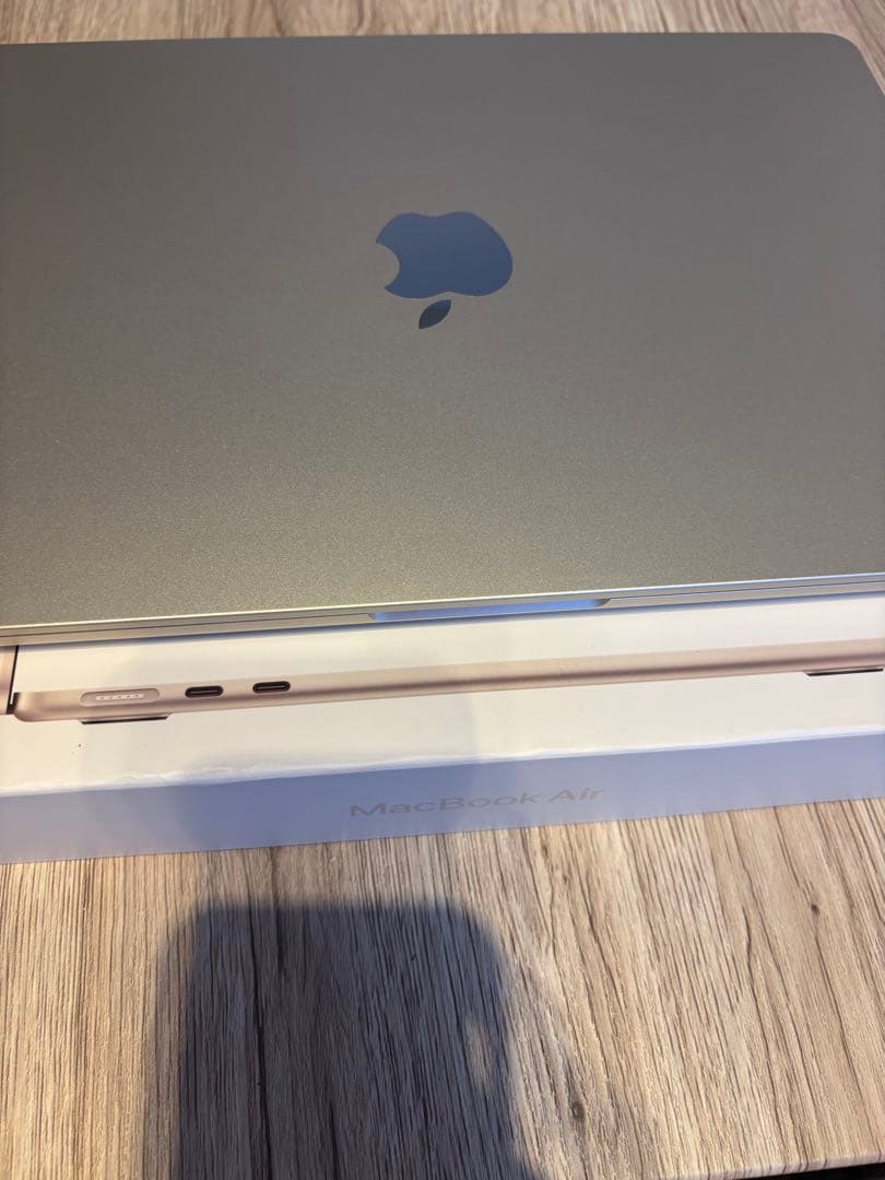 ＊a【美品】Apple MacBook Air (M2, 2022)