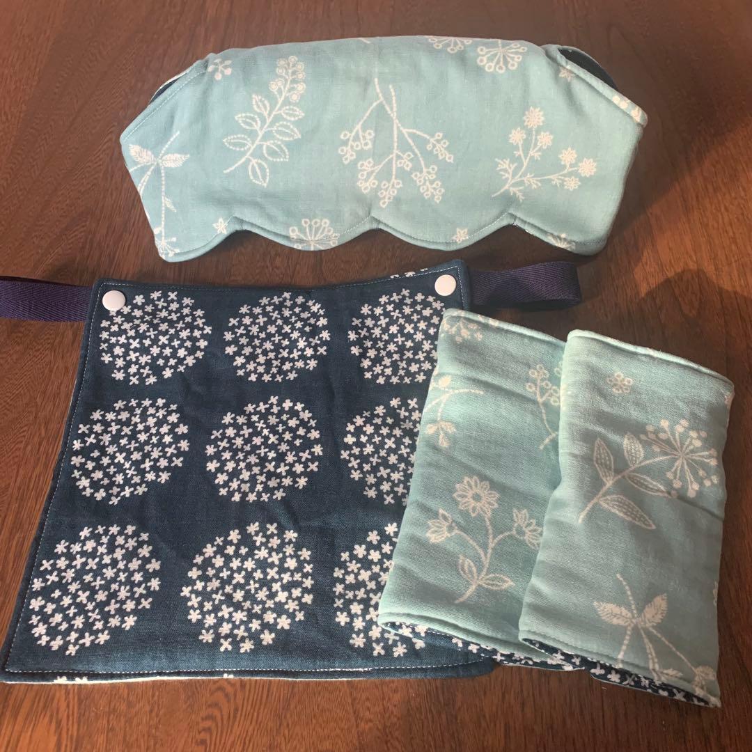 泉水様☆専用　エルゴオムニデラックス　抱っこ紐　よだれ首回り胸元カバー　デニム柄