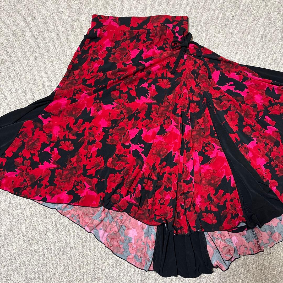 美品　チャコット　鮮やかな赤と黒　社交ダンスウェア上下セット　イヤリング