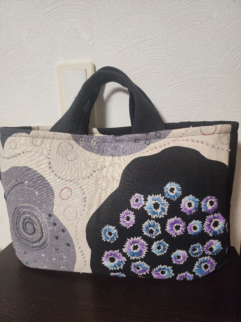 ★★★新作　エチノ生地に豪華な一点物のバッグ　個性的　センソユニコ慈雨等