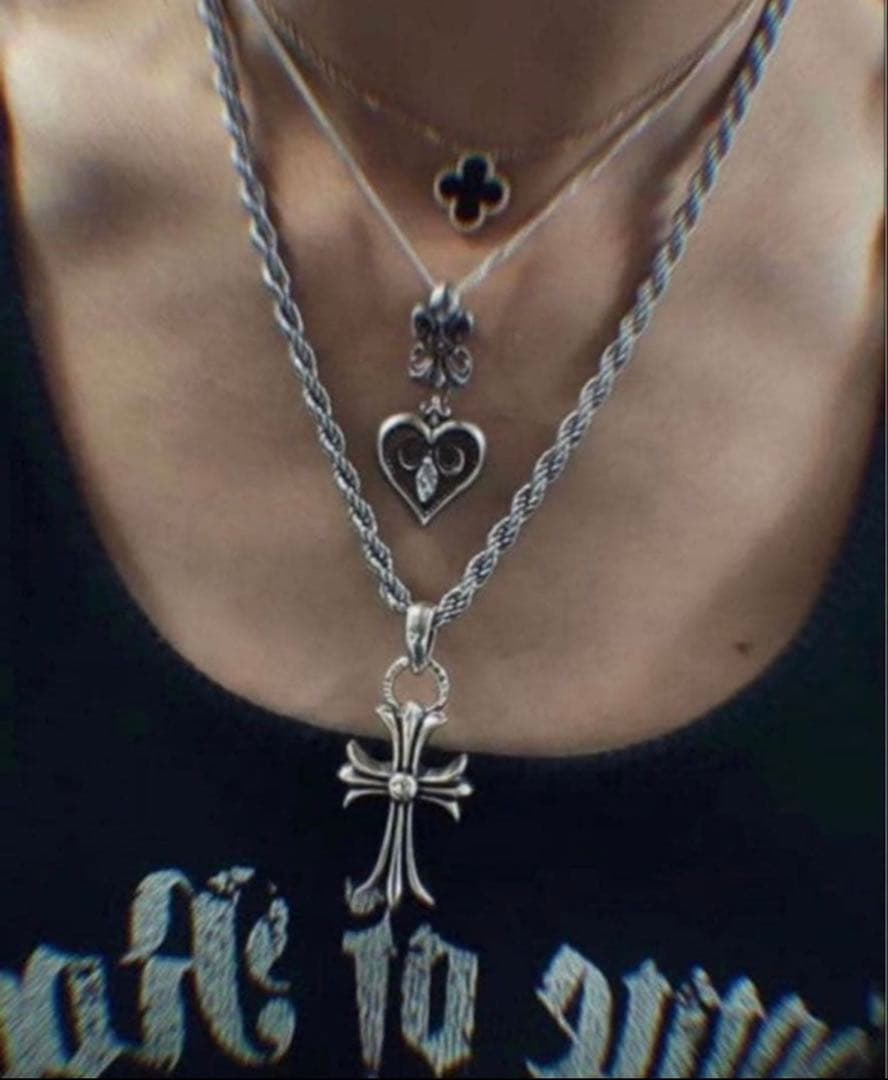 ✨即完売✨ フルール・ド・リス　ハート型ネックレス　たくむ着用 専用ポーチ付き