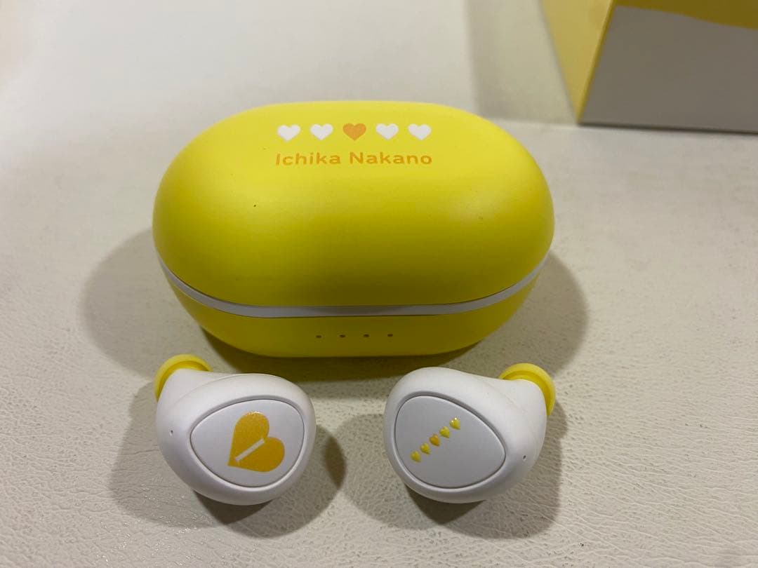 五等分の花嫁　中野一花　ワイヤレスイヤホン　美品