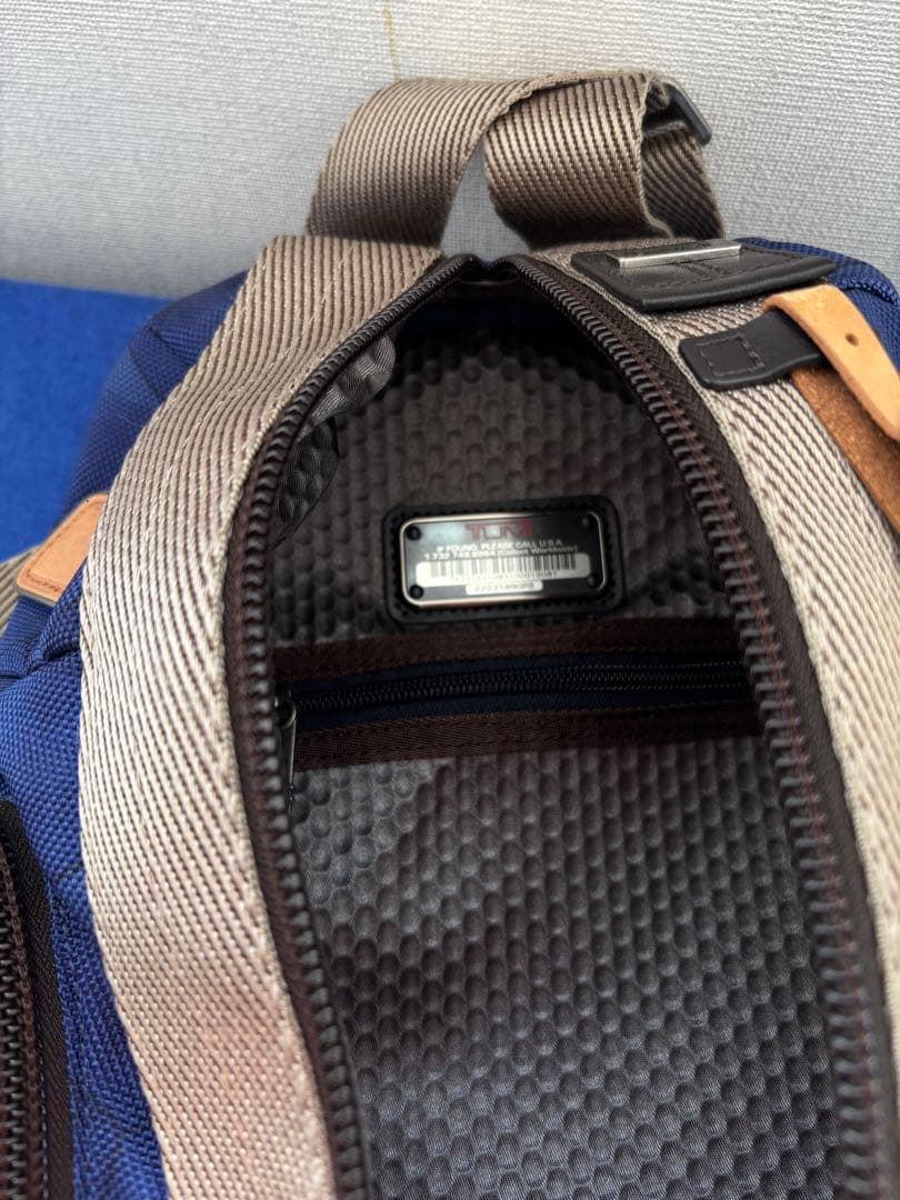 TUMI ボディバッグ ネイビー ブルー