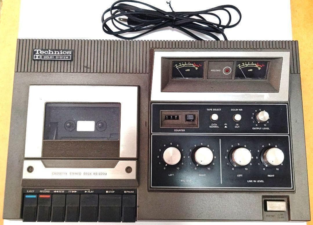 早い者勝ち！　大人気！　オーディオ機器　カセットデッキ　RS-620U　中古品