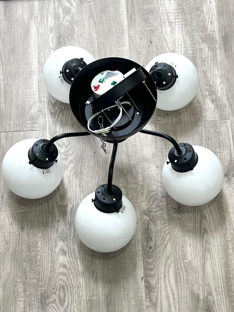 5球　LEDシーリングライト ホワイト　シャンデリア