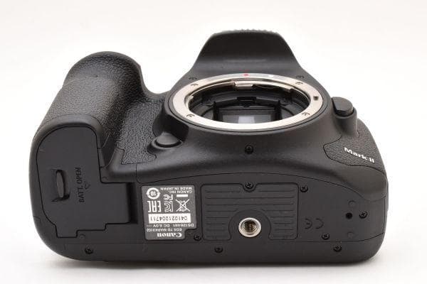 【美品】キャノン Canon EOS 7D Mark II ボディ 一眼レフ