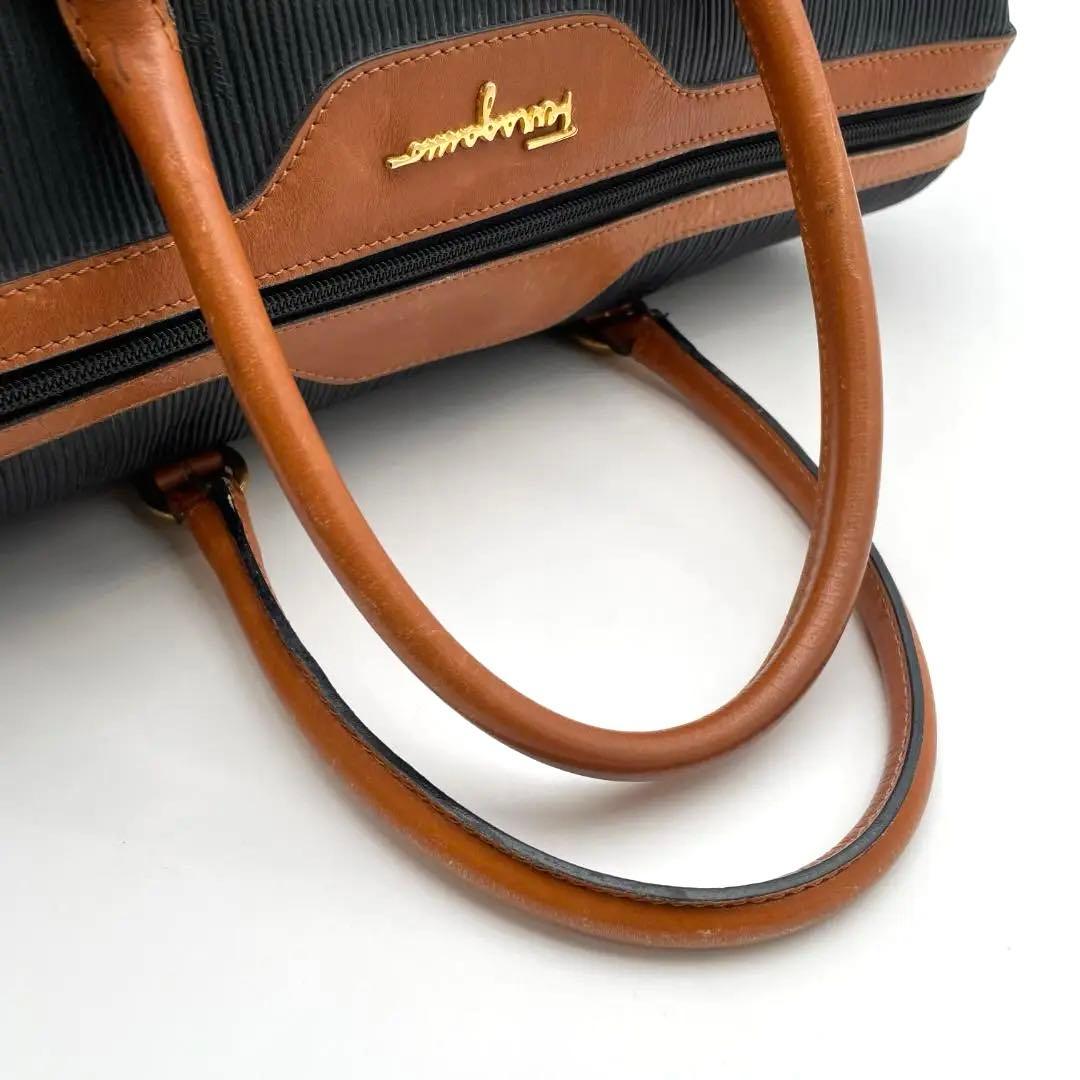 サルバトーレ　フェラガモ　レザー　ミニボストンバッグ　ガンチーニ　レザー