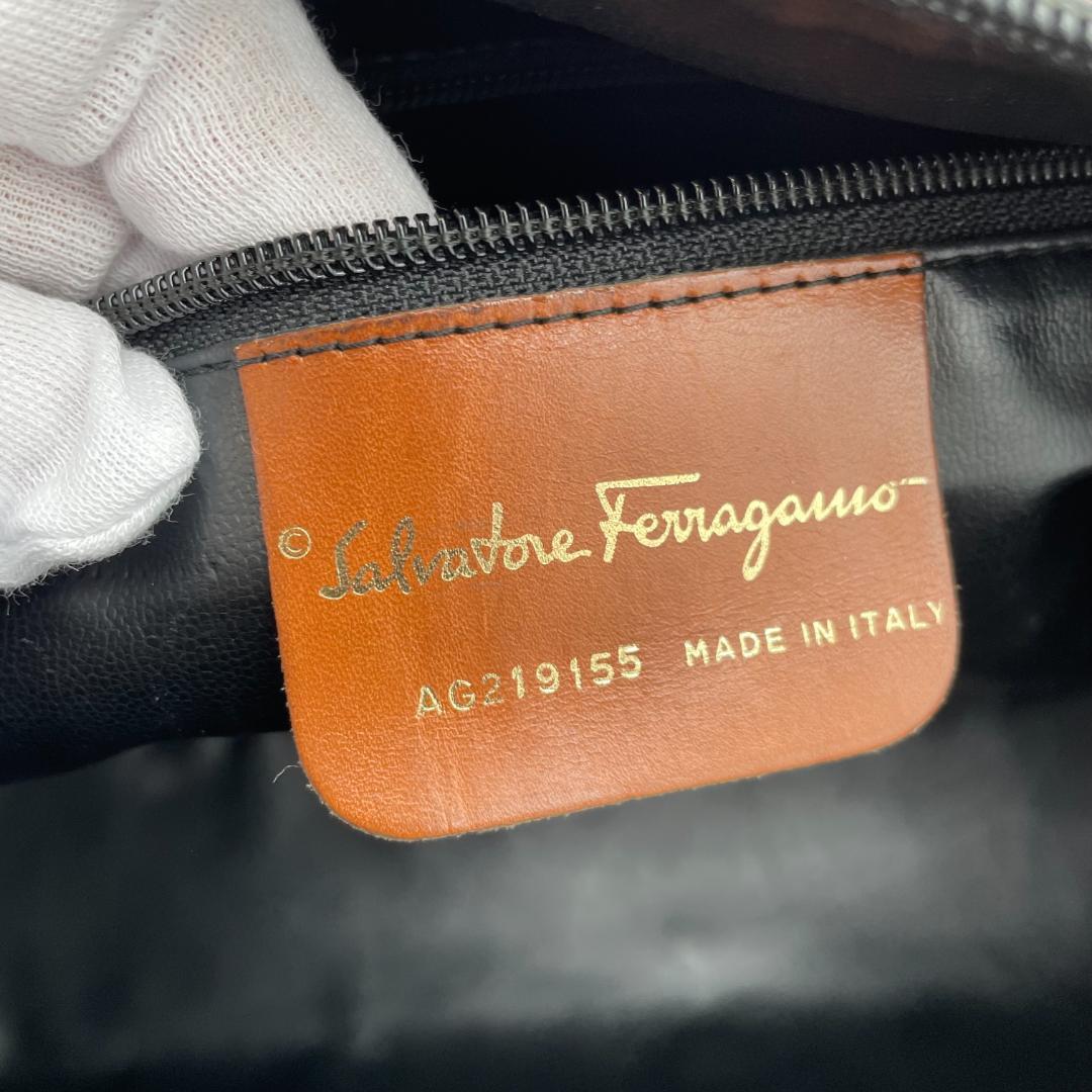 サルバトーレ　フェラガモ　レザー　ミニボストンバッグ　ガンチーニ　レザー