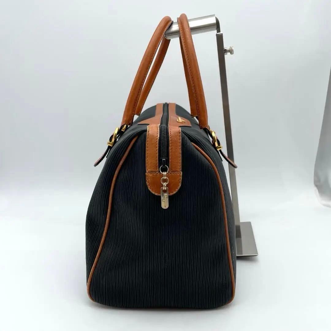 サルバトーレ　フェラガモ　レザー　ミニボストンバッグ　ガンチーニ　レザー