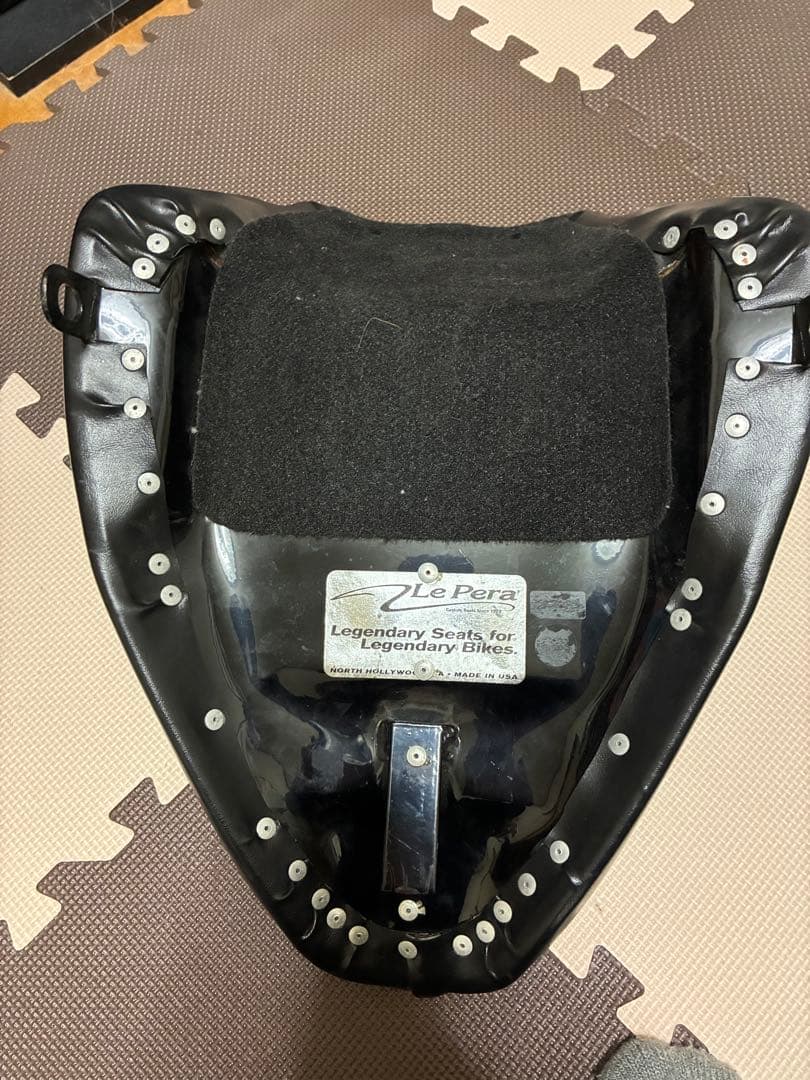 Le Pera ブラックコブラシート ハーレーソフテイル９６年エボ