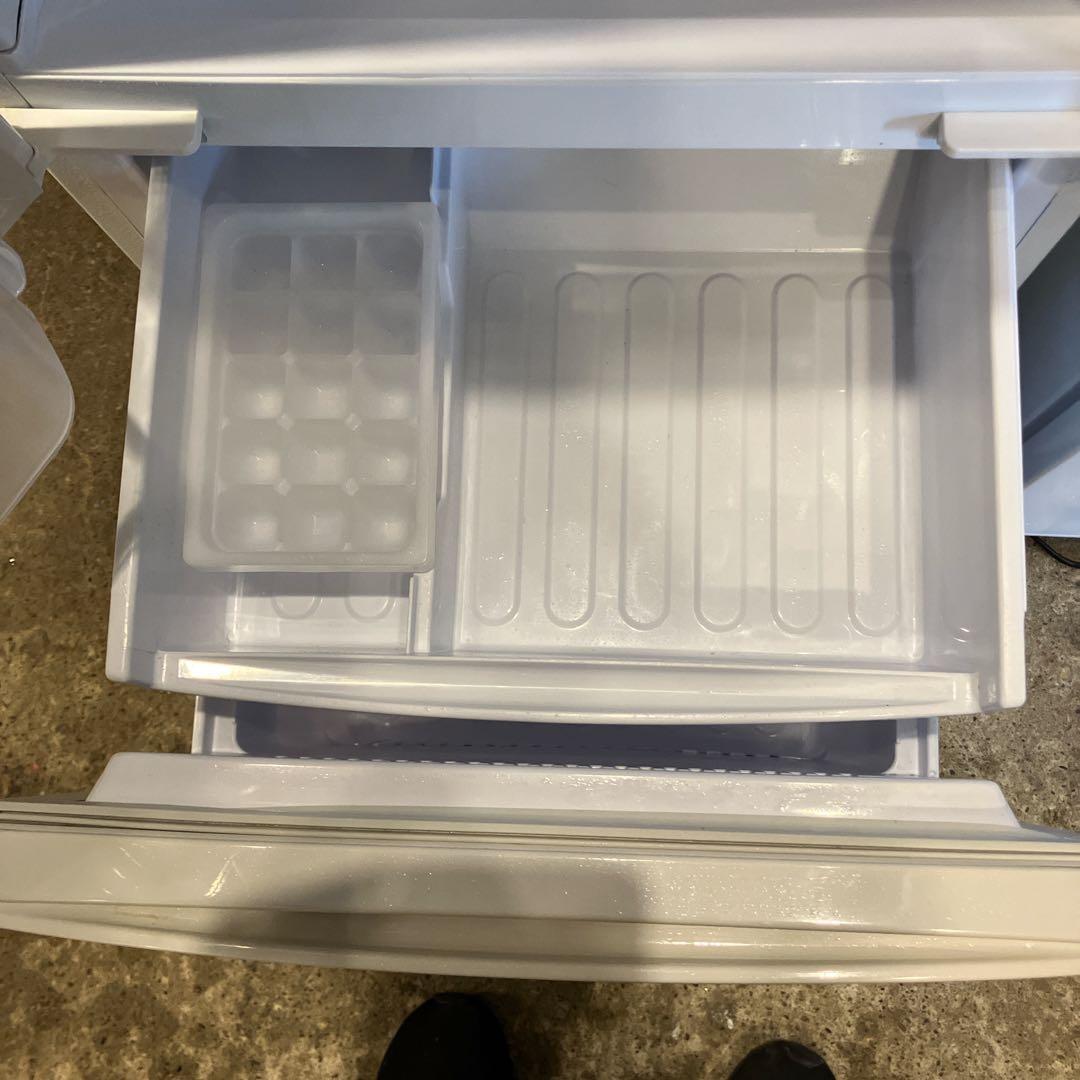 シャープ　2019年製　冷蔵庫　137L 一人暮らし