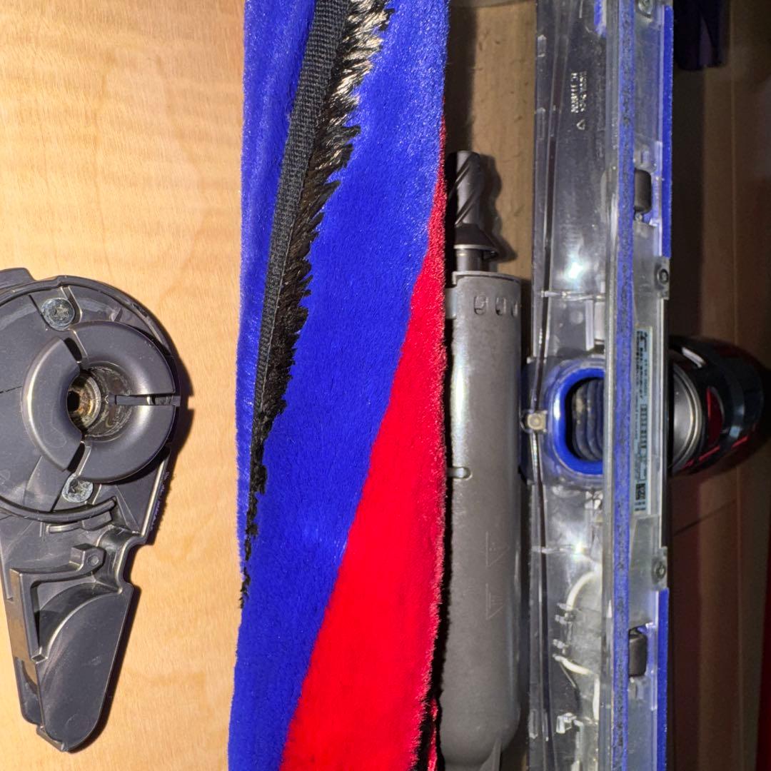 ぱ*す様 Dyson V8 Slim Fluffy+ 本体　分解洗浄済み！