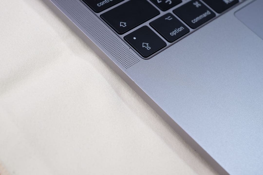 ［ジャンク］MacBookPro 2017 8G 256GB 充電器付き