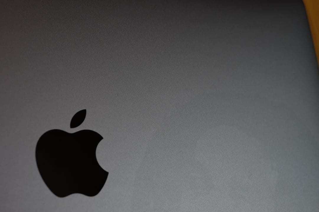 ［ジャンク］MacBookPro 2017 8G 256GB 充電器付き