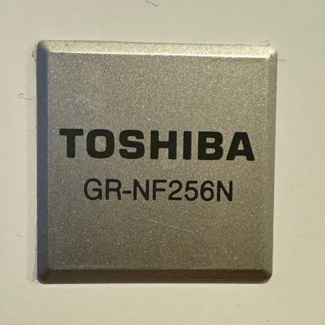 東芝　冷蔵庫　高さ1400 奥行600 幅600