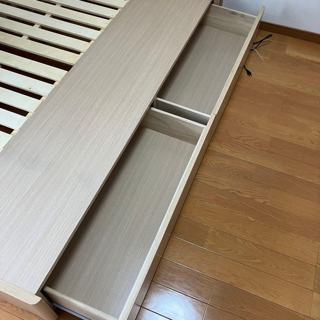 フランスベッド　ベッドフレームセミダブル　フレーム　引き出し　ライト　コンセント