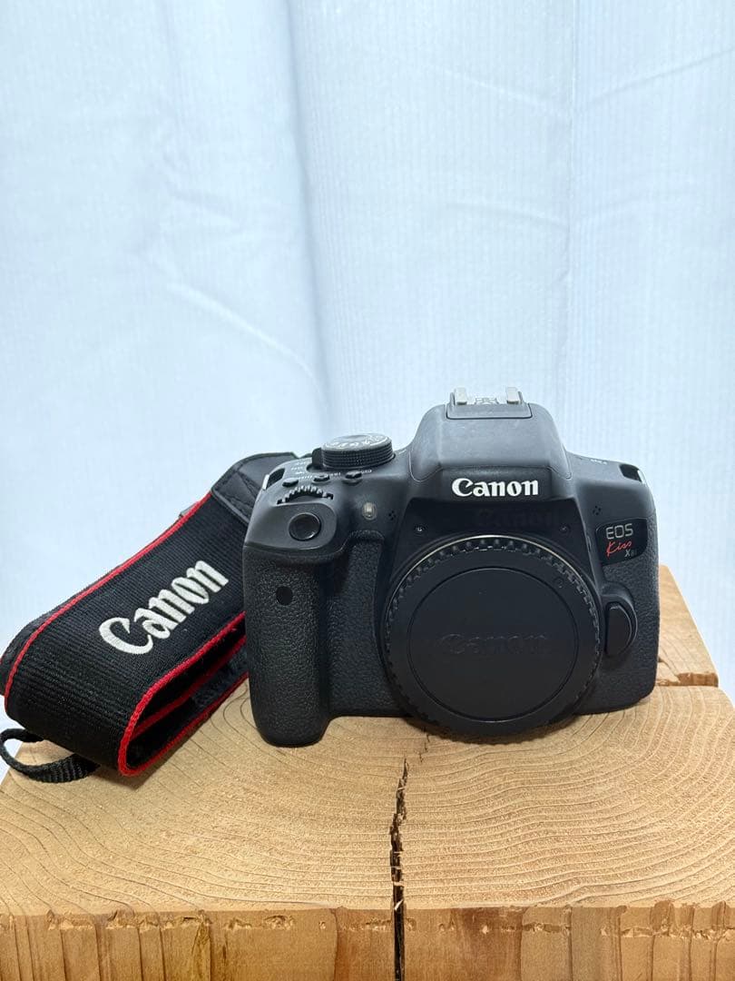 Canon EOS Kiss x8i デジタル一眼レフカメラ ダブルレンズキット
