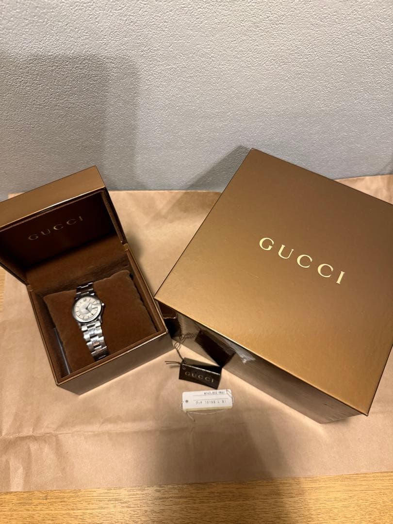 GUCCI 時計　箱つき