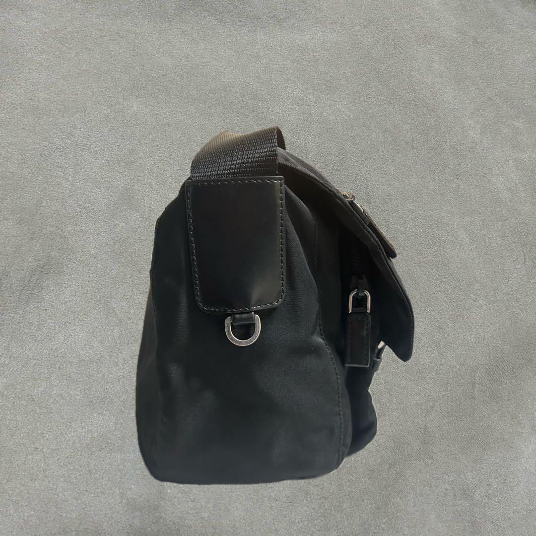 【美品】プラダ テスート ショルダーバッグ メッセンジャー 斜め掛け ナイロン