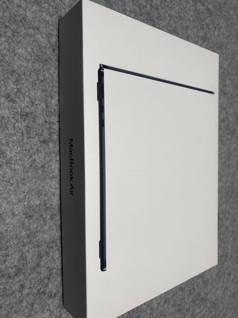 【美品】MacBookAir M2 13インチ 8GB 256GBミッドナイト