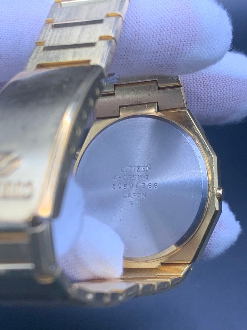 【TOURBILLON 】CITIZEN ゴールド デジタル腕時計