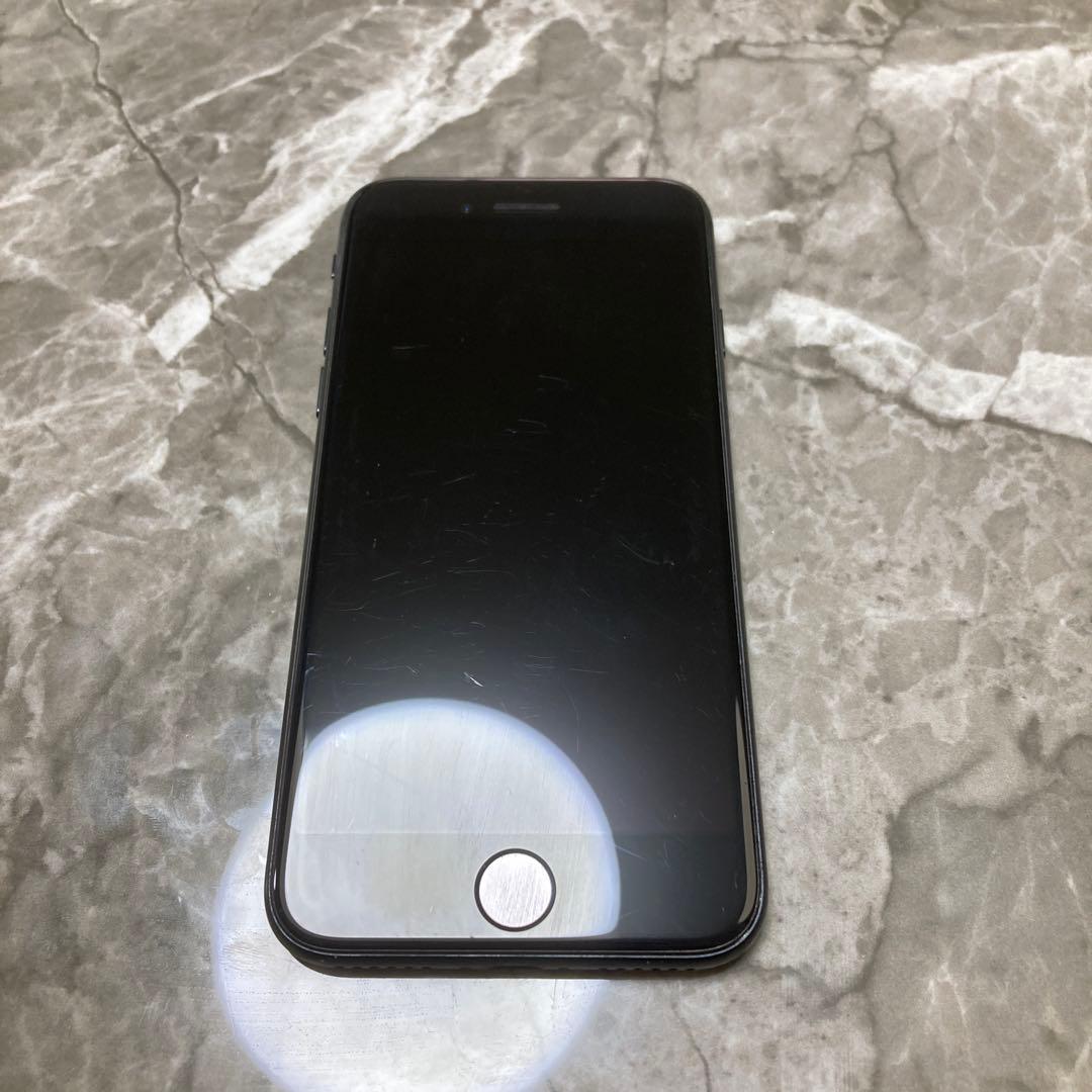 Apple iPhone SE 第二世代 ブラック 本体 クリアケース付き