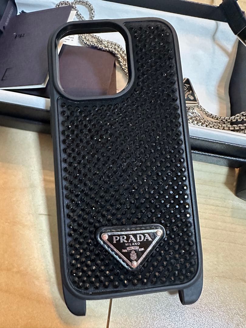 PRADA iPhone 14 Pro用カバー ブラック チェーン付き