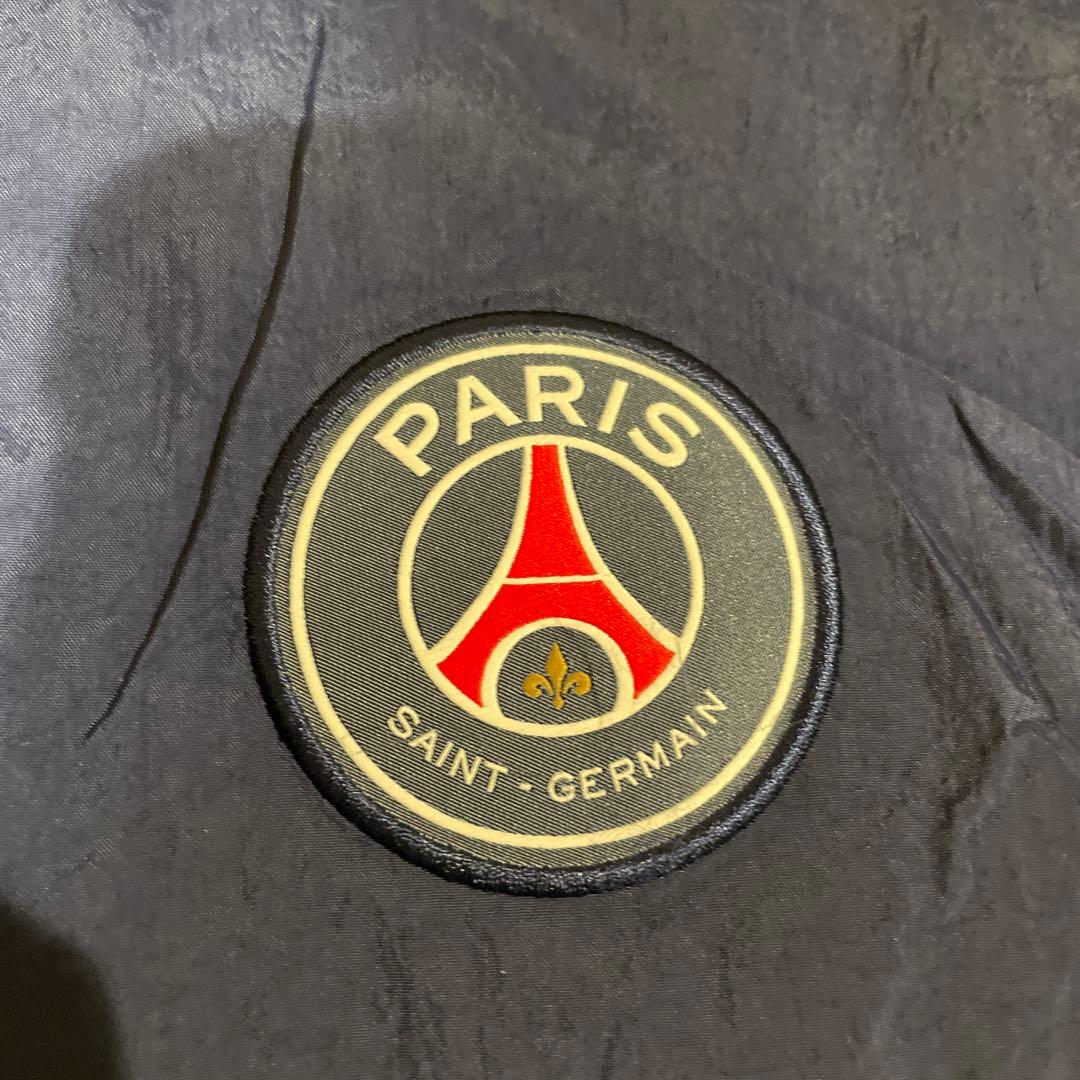 PSG（パリ・サンジェルマン） × Nike のウインドブレーカー　セット