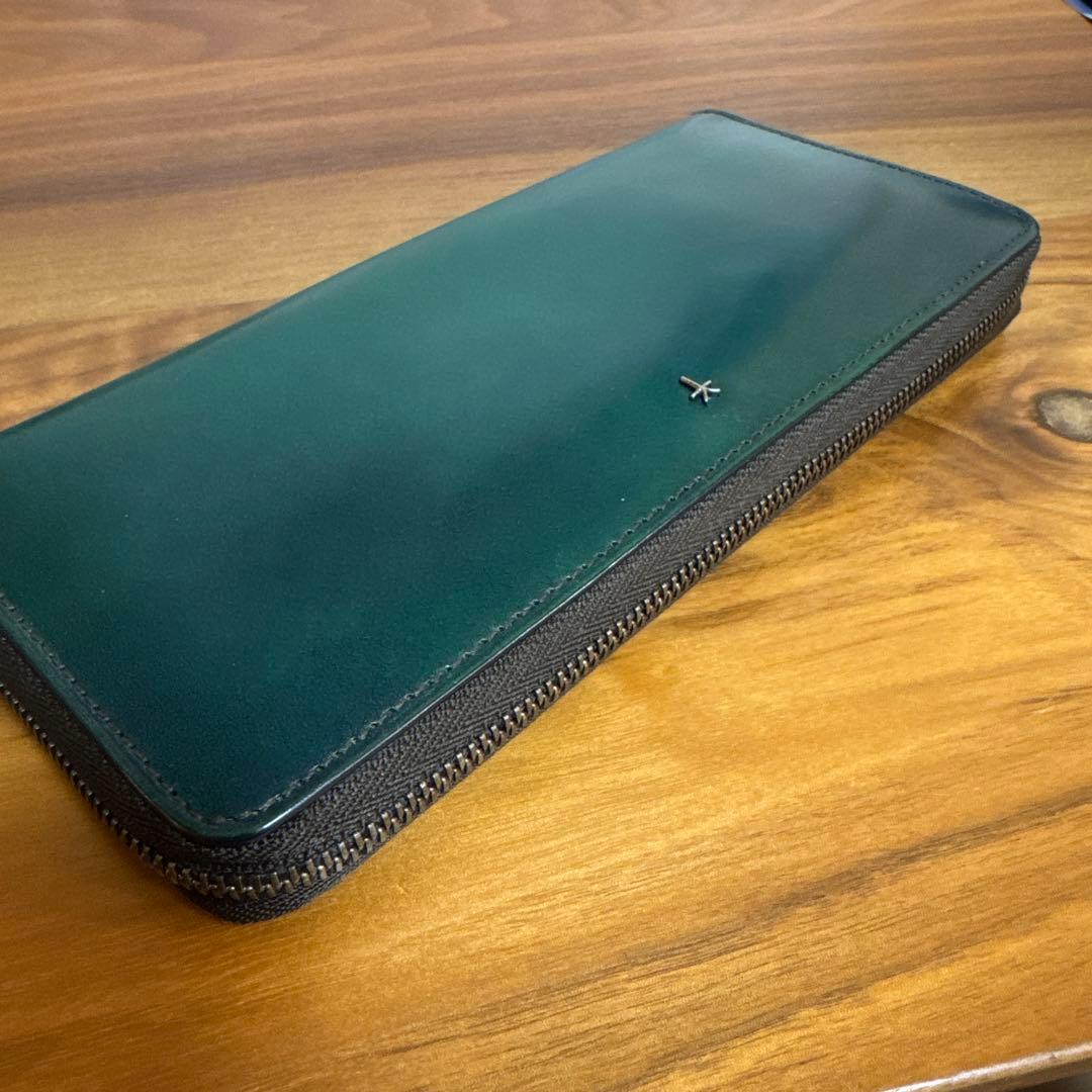 YUHAKU ラウンドファスナー長財布　フォスキーア　牛革　ブルー