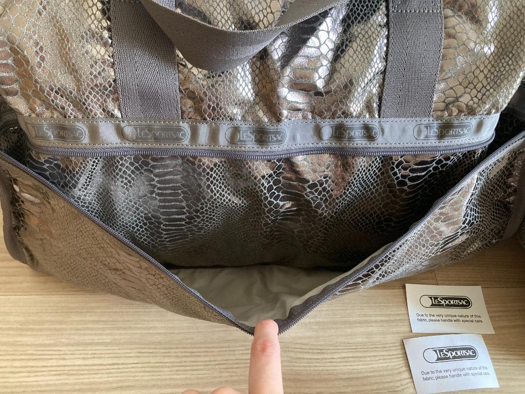 LeSportsac 大容量ボストンバック、ポーチ2つのセット、シルバー