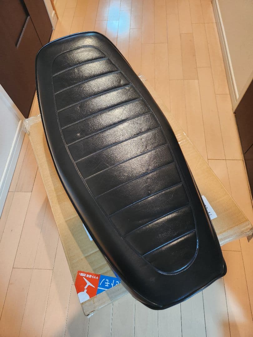 【SR400 500】　タンク、シート及び (おまけ付き)