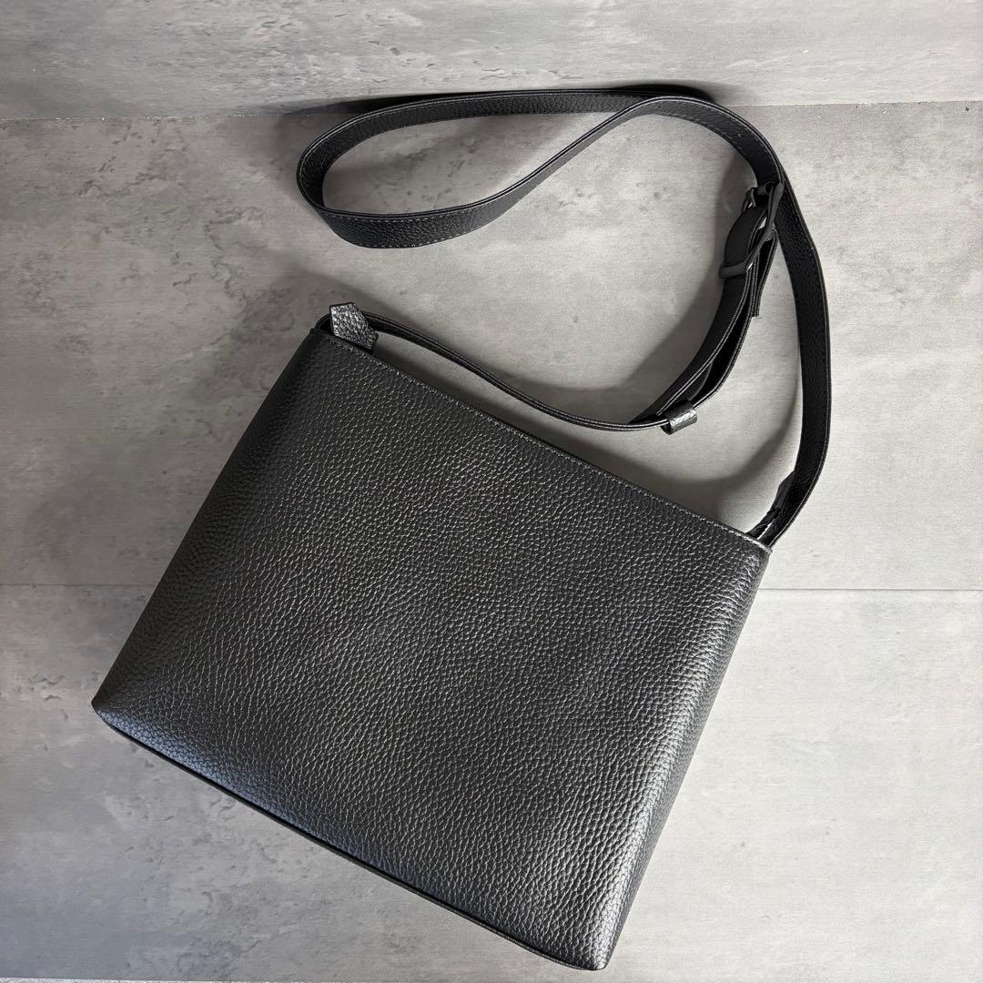 【極美品】Hush Tug レザー ショルダーバッグ 斜め掛け マチあり 大容量