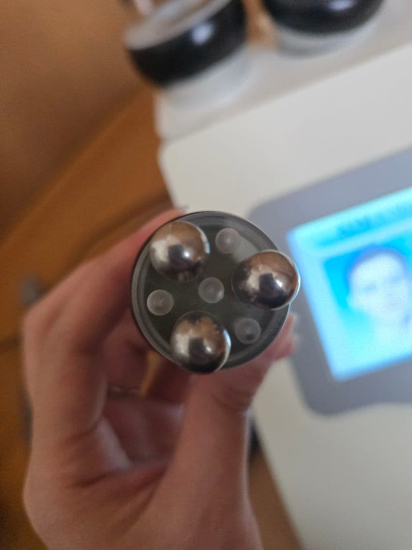 家庭用40KHzキャビテーション+ラジオ波+バキューム美容機器 ジェル付き