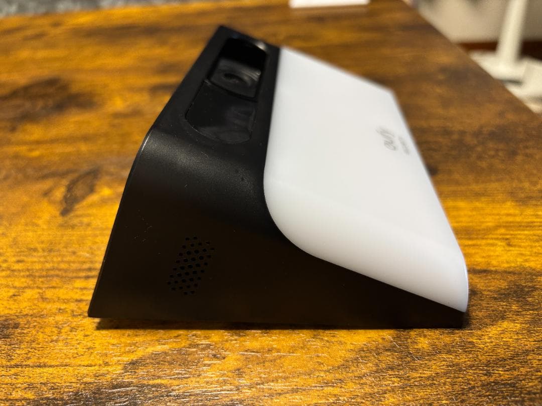 【中古品】Eufy Solar Wall Light Cam S120