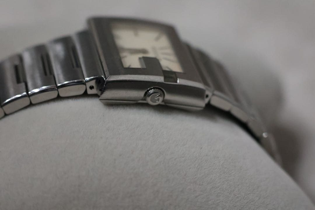 GUCCI 100L Gレクタングル シルバー(箱・コマあり)