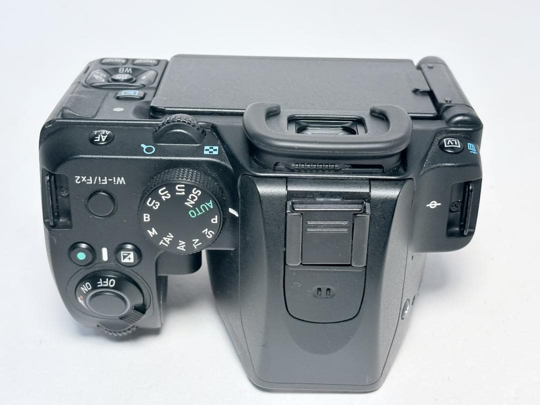 僅か3402ショット 元箱付き ペンタックス K-70 ボディ ブラック