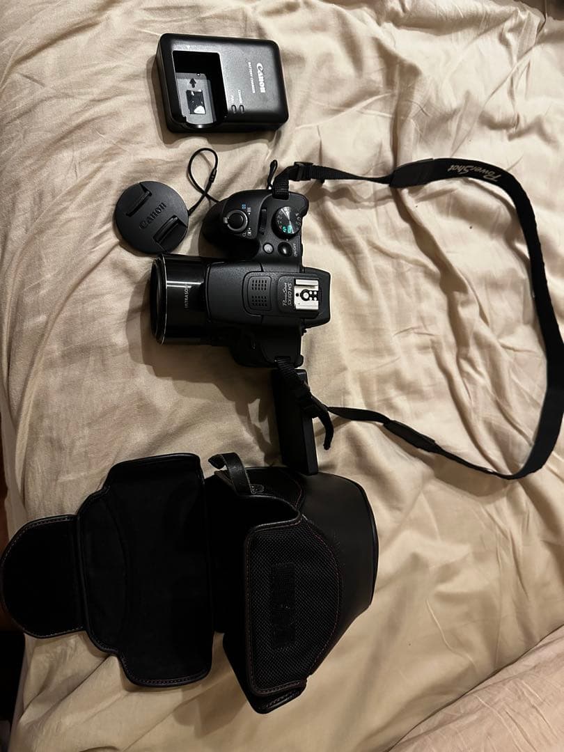 Canon デジタルカメラ 可動式液晶 本体と付属品