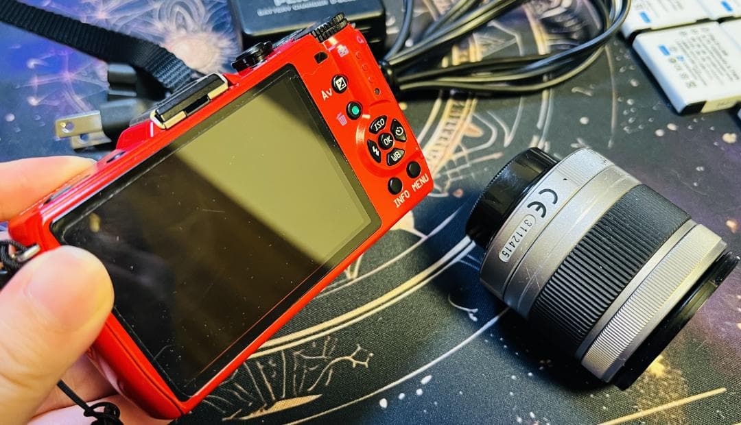 PENTAX Q10（レッド）